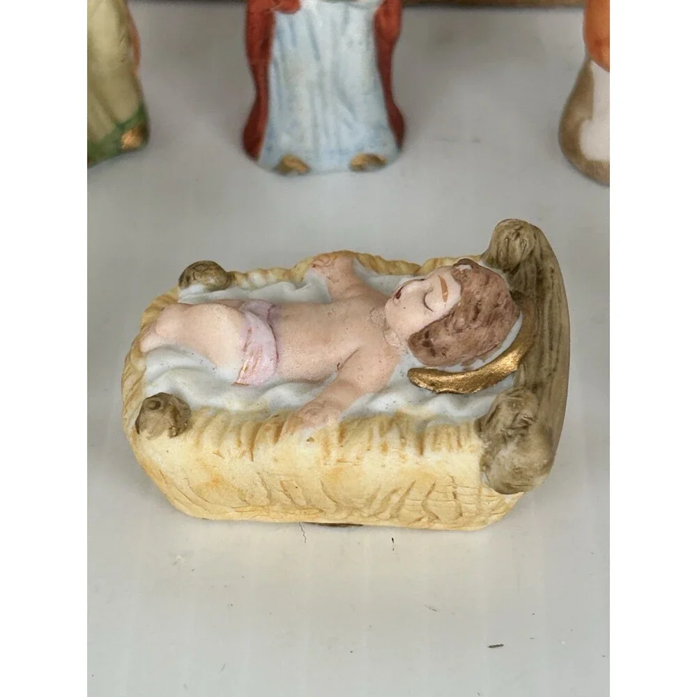 Vintage Flambro Porcelain 7-Pc Nativity Set with Wood Stable - Taiwan ROC